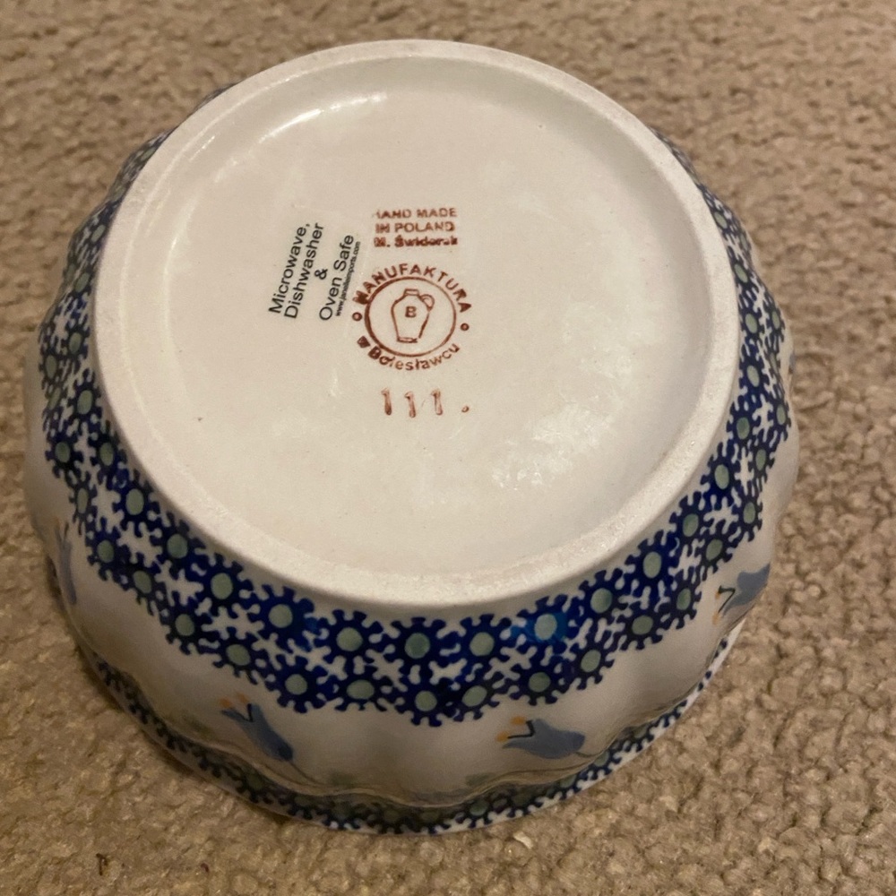 Polish Pottery scalloped bowl—blue tulips - Picture 4 of 5